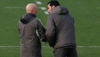 Situatë e tensionuar te Real Madrid, njëri nga lojtarët kryesor dhe trajneri nuk flasin mes tyre (video)