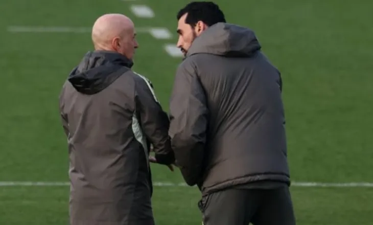 Situatë e tensionuar te Real Madrid, njëri nga lojtarët kryesor dhe trajneri nuk flasin mes tyre (video)
