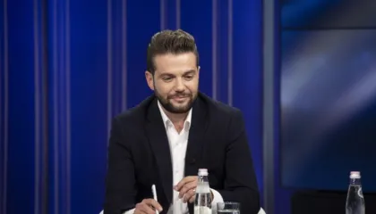 Skandal me mbetjet toksike/ Muçollari shpërthen: Dy ministra u mbrojtën dhe sot shpërblehen me poste