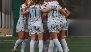 Skandal në Austri. Ish-arbitri filmoi futbollistet e Altach në dush, por ka diçka edhe më të keqe…