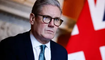 “Skandali Epstein trondit Britaninë, jo SHBA-në”, analiza e CNN: Starmer në rrezik, Trump i paprekur