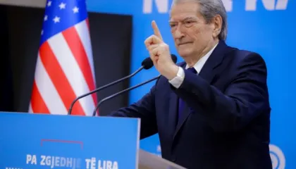 Skandali i rrugës Qukës-Qafë Plloçë, Berisha: Kompania 2T e Sakos vodhi 300 mln euro dhe i ndau me Ramën