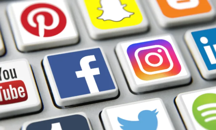 Sllovenia ndalon përdorimin e mediave sociale nga të miturit nën 15 vjeç