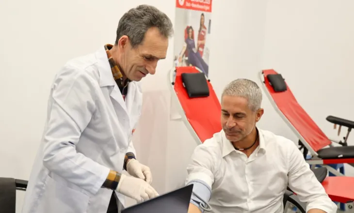 Stafi teknik i Kombëtares dhe ai administrativ i FSHF-së dhurojnë gjak për fëmijët talasemikë