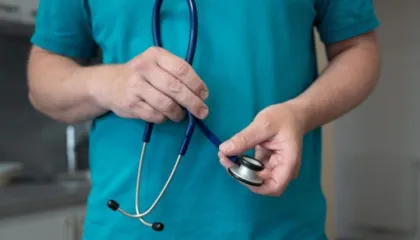 Stetoskopët me IA i dallojnë sëmundjet e zemrës më mirë se mjekët