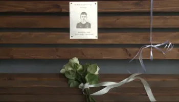 Stoli për Martinin në shkollën ku u vra, prindërit përballen me refuzim për përkujtimoren në “Fan Noli”