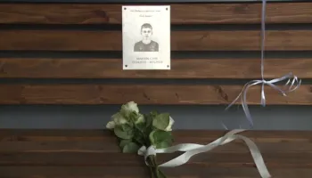 Stoli për Martinin, sërish pengesë/ Prindërit përballen me refuzim për përkujtimoren në “Fan Noli”