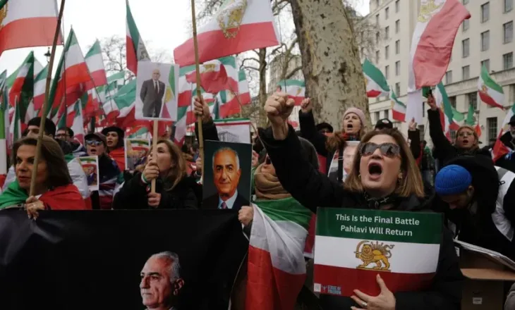 Studentët organizojnë protesta anti-qeveritare në Iran