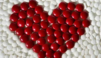 Studimi: Shumica e efekteve anësore të lidhura me statinat, nuk shkaktohen nga ilaçet