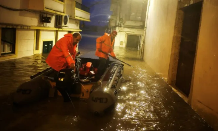 Stuhitë dhe përmbytjet masive në Portugali, shkon në 16 numri i viktimave nga moti i keq,