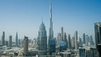 Sulmet amerikano-izraelite/ Emiratet e Bashkuara Arabe evakuojnë ‘Burj Khalifën’