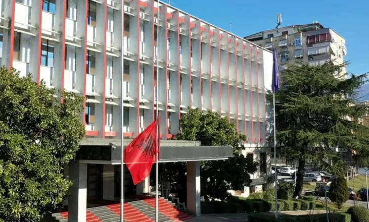 Sulmet në Iran/ Ministria e Jashtme thirrje shqiptarëve në Emiratet e Bashkuara: Telefononi…