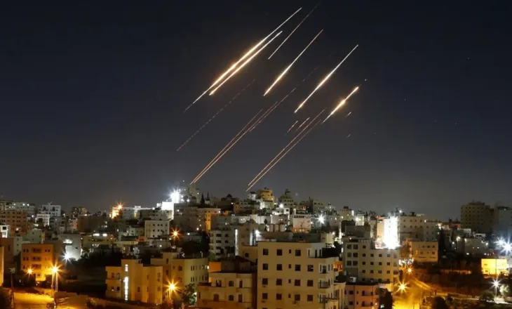 Sulmi ndaj Iranit më i gjerë se ai i qershorit/ Teherani: Përgjigjja do të jetë shkatërruese