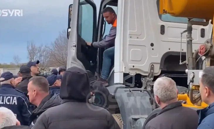 SYRI TV/ Baks-Rrjoll, banorët përplasen me policinë: ‘Do ta mbrojmë pronën tonë me gjak’