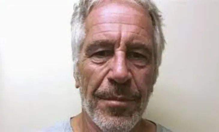 Tabloidi i “The Daily Mail”: Epstein, vepër e rusëve! Gjithçka është e organizuar nga ish-shërbimi sekret