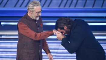 Takimi historik i dy “Sandokanëve” në Sanremo, Kabir Bedi përgëzon Can Yaman: Je një pasardhës i denjë