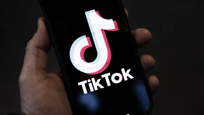 “Të bllokohet TikTok-u për fëmijët deri në 16 vjeç”, ekspertja e IT-së tregon zgjidhjen