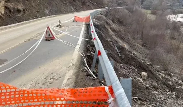 Të bllokuar në “Arrat e Gurrës”, qytetarët shpërthejnë: Nuk dimë nga t’ia mbajmë, kemi orë të tëra në rrugë