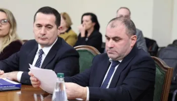 “Të fortët e Ballukut kanë kërcënuar dëshmitarët”, prokurori Prençi përgënjeshtron Bardhin: Bëhet fjalë për njerëz të kabinetit të zv.kryeministres