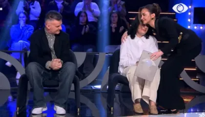 Të gjithë në lot në Fan Club, mamaja e Stenaldos rrëqeth me rrëfimin e saj: Jam bërë e fortë vetëm prej tij