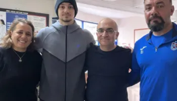 Të gjithë të dashuruar pas Muçit, postojnë foto edhe nga spitali