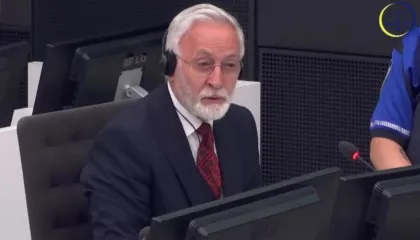 “Të shpallet i pafajshëm”/ Gjyqi në Hagë, mbrojtja e Krasniqit: Lejojeni t’i kalojë vitet që i kanë mbetur me familjen