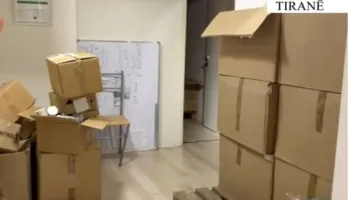 Të skaduara dhe kontrabandë, sekuestrohen mbi 10 mijë suplemente ushqimore dhe bimore në Tiranë