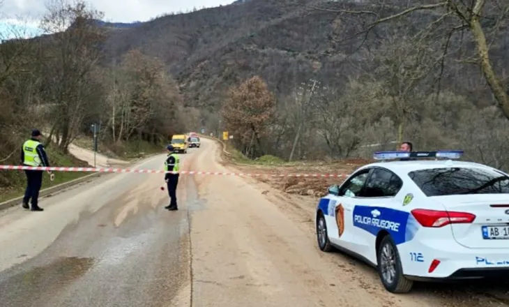 Tensione në aksin Librazhd-Pogradec/ Banorët duan të kalojnë urën e bllokuar, përplasen me policinë