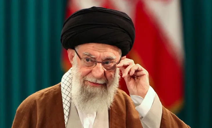 Tensionet në pikën kritike, Khamenei paralajmëron “luftë rajonale” nëse SHBA-të sulmojnë