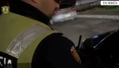 Tentojnë t’i shmangen testit të alkoolit duke u dhënë ryshfet policëve, arrestohen 6 shoferë në Durrës