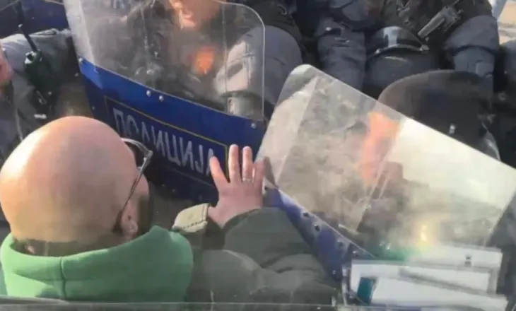 Thirrje raciste ndaj shqiptarëve në ndeshjen Vardari-Bashkimi, përplasjet vazhduan jashtë fushës me policinë