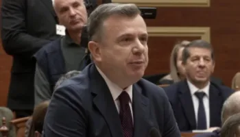 “Ti që i ke shërbyer Serbisë, liroje atë foltore se le nam”, Balla ironi me Berishën, kërkesë Peleshit: Të hartojmë një deklaratë në mbështetje të liderëve të UÇK