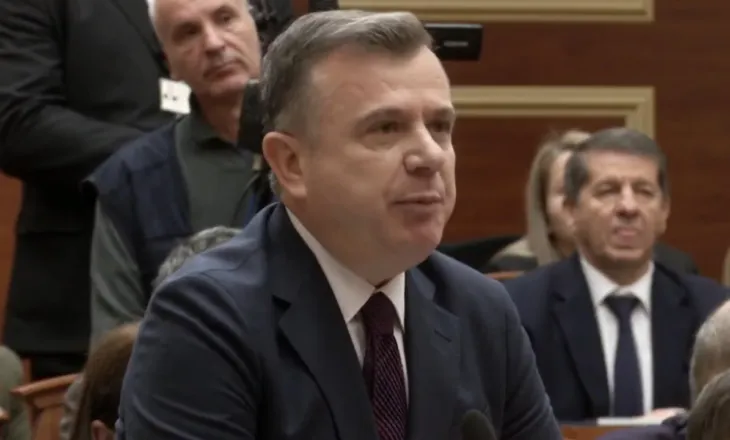 “Ti që i ke shërbyer Serbisë, liroje atë foltore se le nam”, Balla ironi me Berishën, kërkesë Peleshit: Të hartojmë një deklaratë në mbështetje të liderëve të UÇK