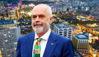 Tirana – 106 vite kryeqytet, mes kullave dhe mungesës së shërbimeve