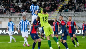 Tirana do hakmarrje, kuqeblutë dominojnë në Shkodër