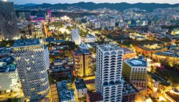 Tirana e fundit për fuqinë blerëse mes qyteteve evropiane, sipas Numbeo