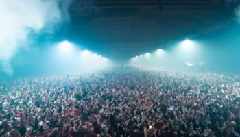 Tragjedi në festivalin e muzikës/ Një person vdes nga mbidoza e drogës, gjashtë të tjerë transportohen në spital