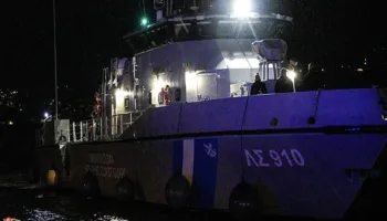 Tragjedi në ishullin grek/ 15 viktima nga përplasja e rojës bregdetare me skafin e trafikantëve të emigrantëve