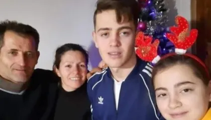 Tragjedia e familjes shqiptare në Itali, flasin fqinjët në Peqin: Jemi të tronditur, i takuam për festat e fundvitit