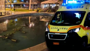 Tragjike në Greqi/ 2-vjeçarja bie në shatërvan nga pakujdesia e prindërve, arrestohet babai shqiptar, nën hetim dhe nëna pasi gënjyen për moshën e të miturës