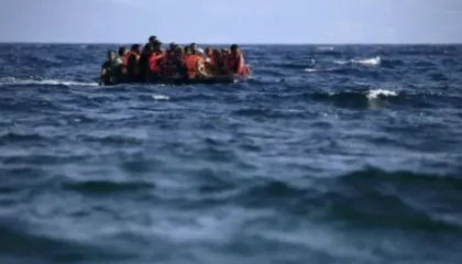 Tragjike/ Përmbyset një gomone me emigrantë, humbin jetën 53 persona