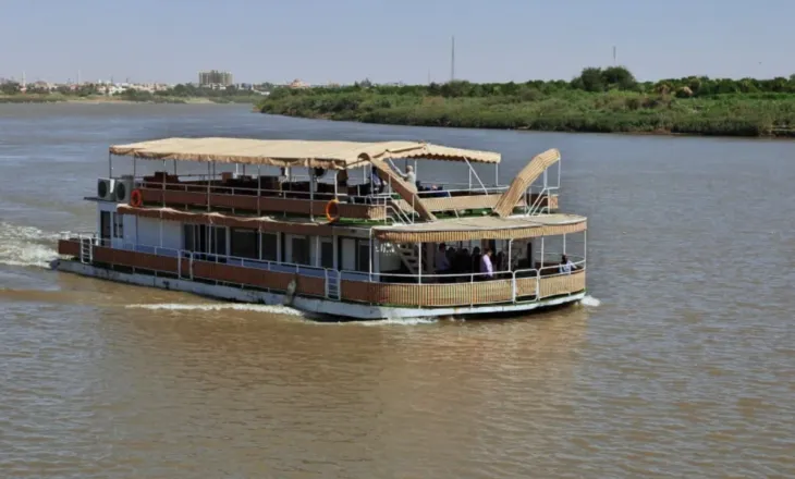 Tragjike/ Përmbytet varka e pasagjerëve në lumin Nil, humbin jetën 21 persona