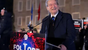 Trajtoi të miturit e shoqëruar pas protestës, Berisha kërcënon psikologen e policisë: Do të gjejmë dhe e zeza ti!