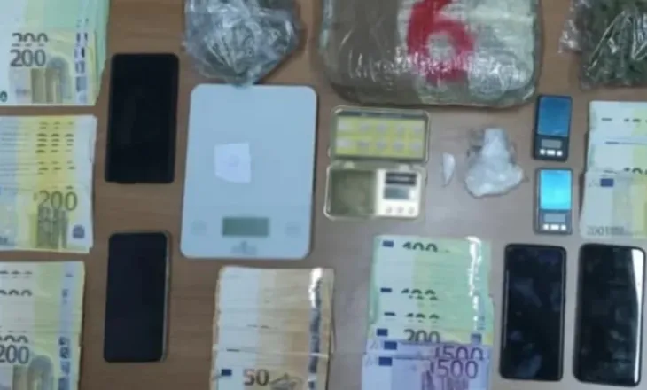 Tre shqiptarë e dy grekë arrestohen për tregti kokaine në Rodos, iu sekuestruan edhe mbi 300 mijë euro