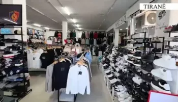 Tregtonte veshje kontrabandë me logo false, arrestohet administratorja e dyqanit