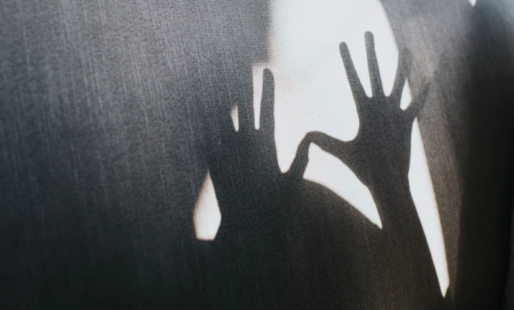 Tronditëse në Australi, një 27-vjeçar akuzohet për abuzim seksual ndaj  459 fëmijëve