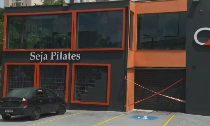 Tronditëse/ Pishina e helmuar me kimikate, ndërron jetë 27-vjeçarja që po mësonte not, në gjendje të rëndë bashkëshorti i saj