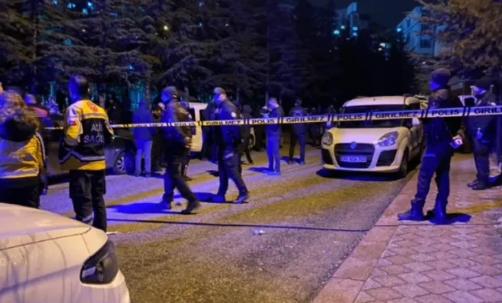 Tronditet Turqia, 35-vjeçari merr leje nga burgu dhe vret nënën, vajzën e tij dhe ish-gruan! I jep fund jetës