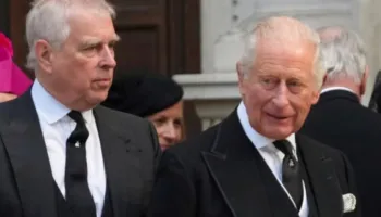 Tronditje në Buckingham Palace: Dalin email-et, Mbreti Charles III ishte paralajmëruar për Princin Andrew