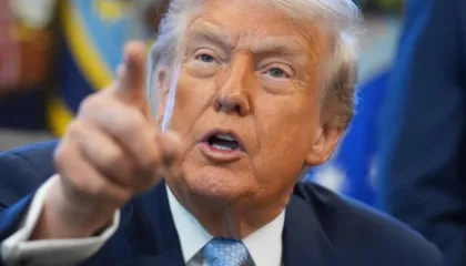 Trump sulmon çmimet Grammy: I pashikueshëm, gabime të tmerrshme nga Trevor Noah